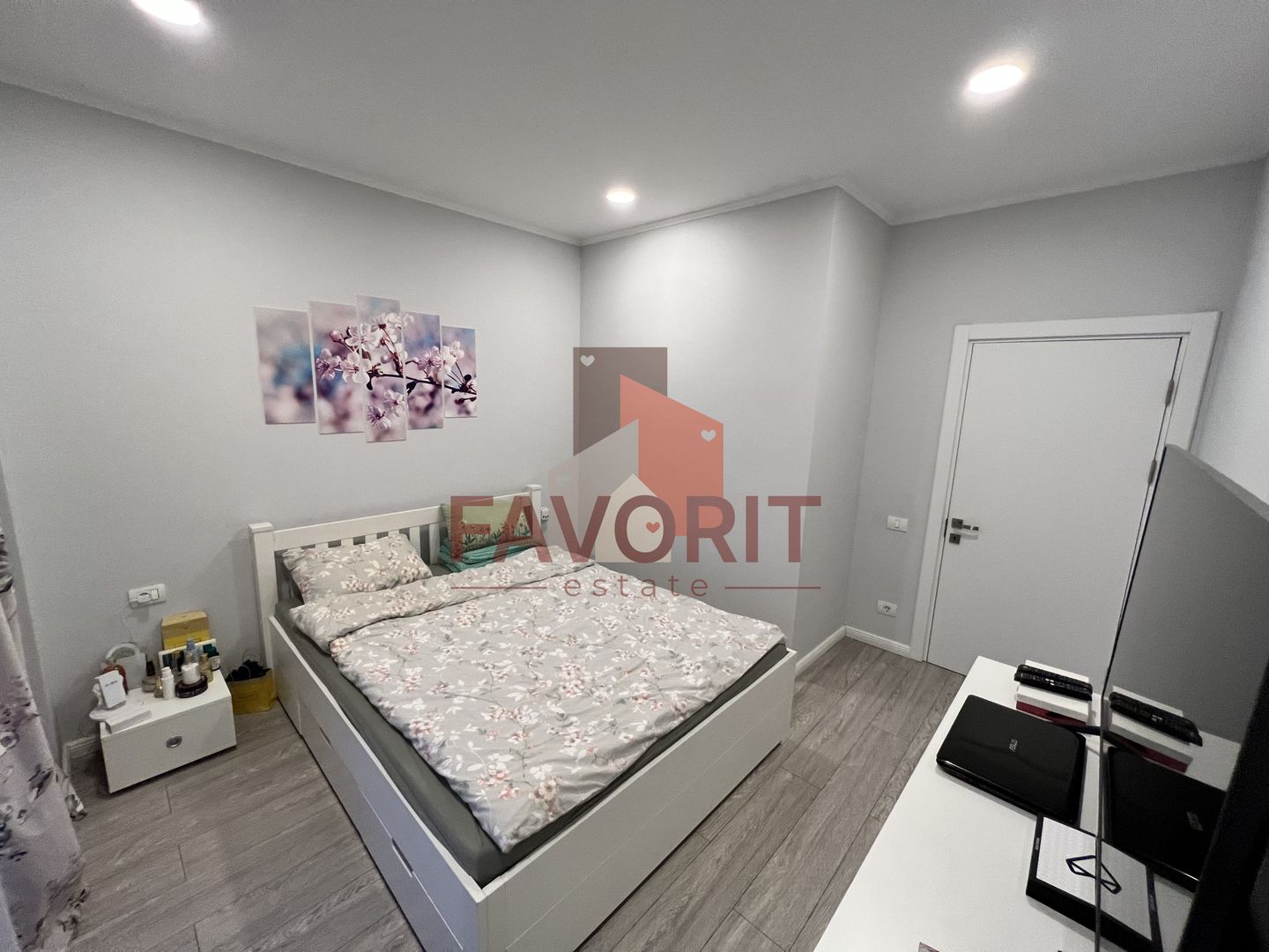 Parcare subterana si supraterana . Etaj 1 cu lift. Pozitie excelenta. - Poză 11