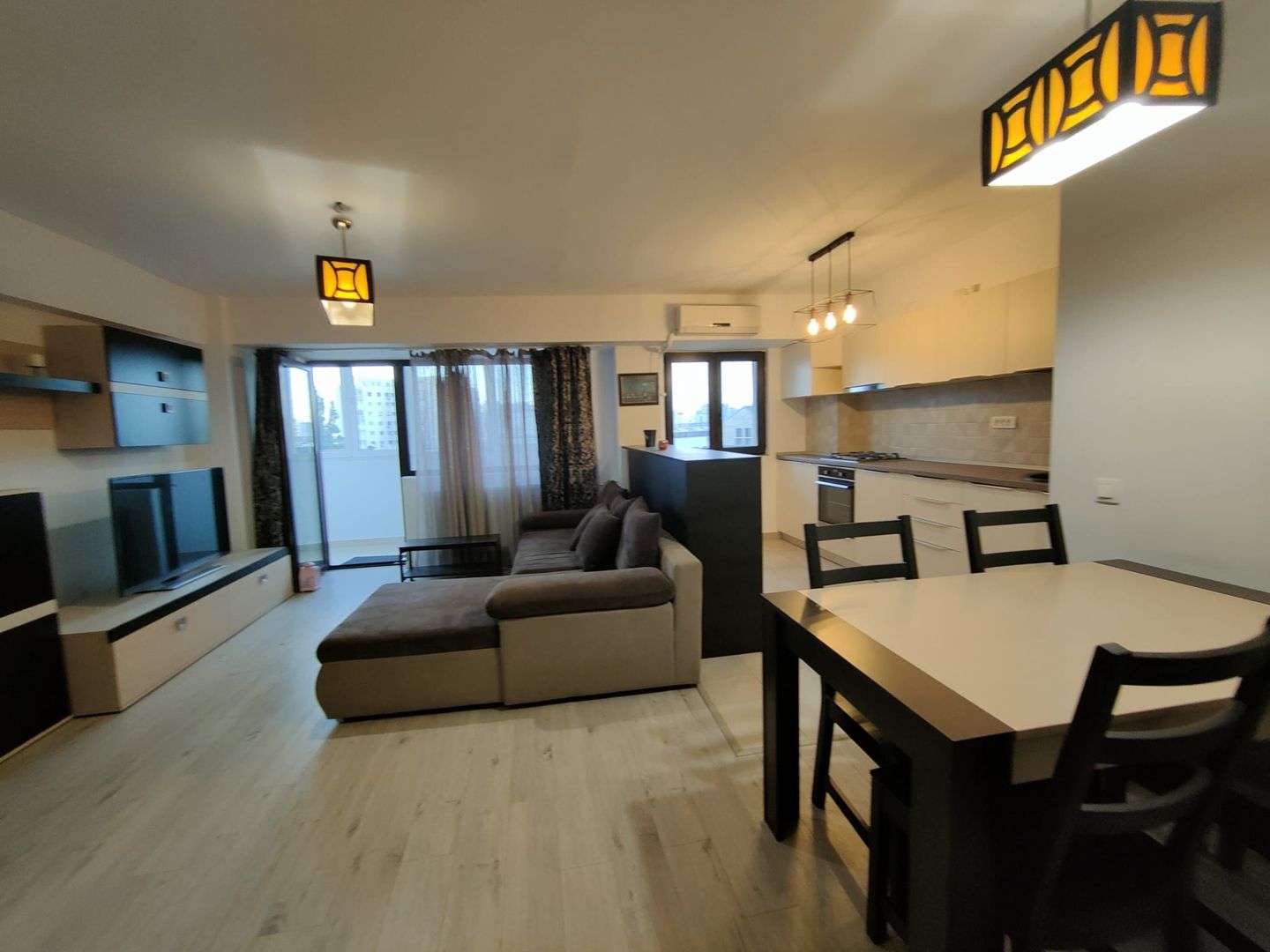 APARTAMENT SPATIOS ZONA TITULESCU - Poză 5