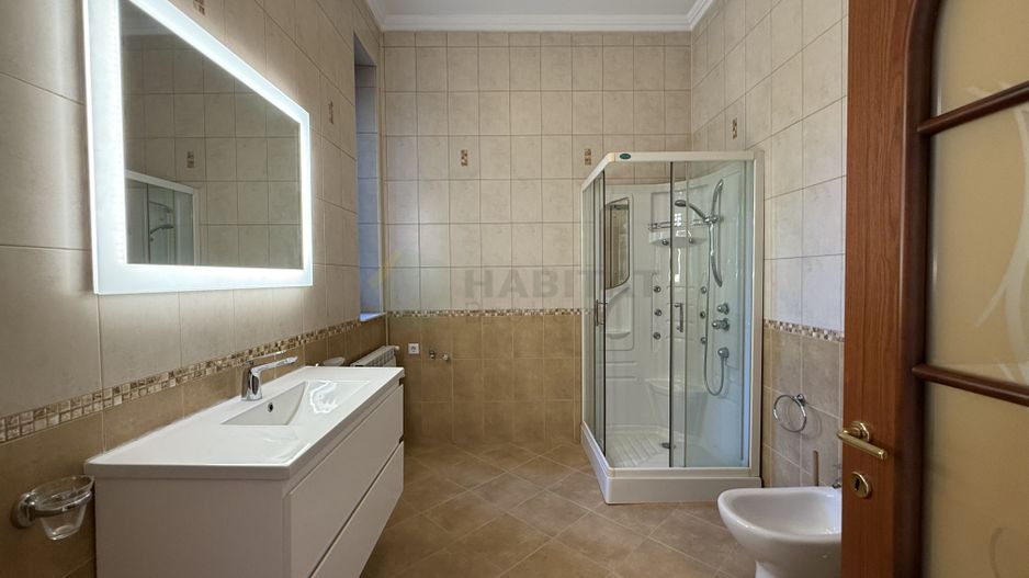 Vila 9 camere cu piscina si teren de 1.000 mp - Poză 18