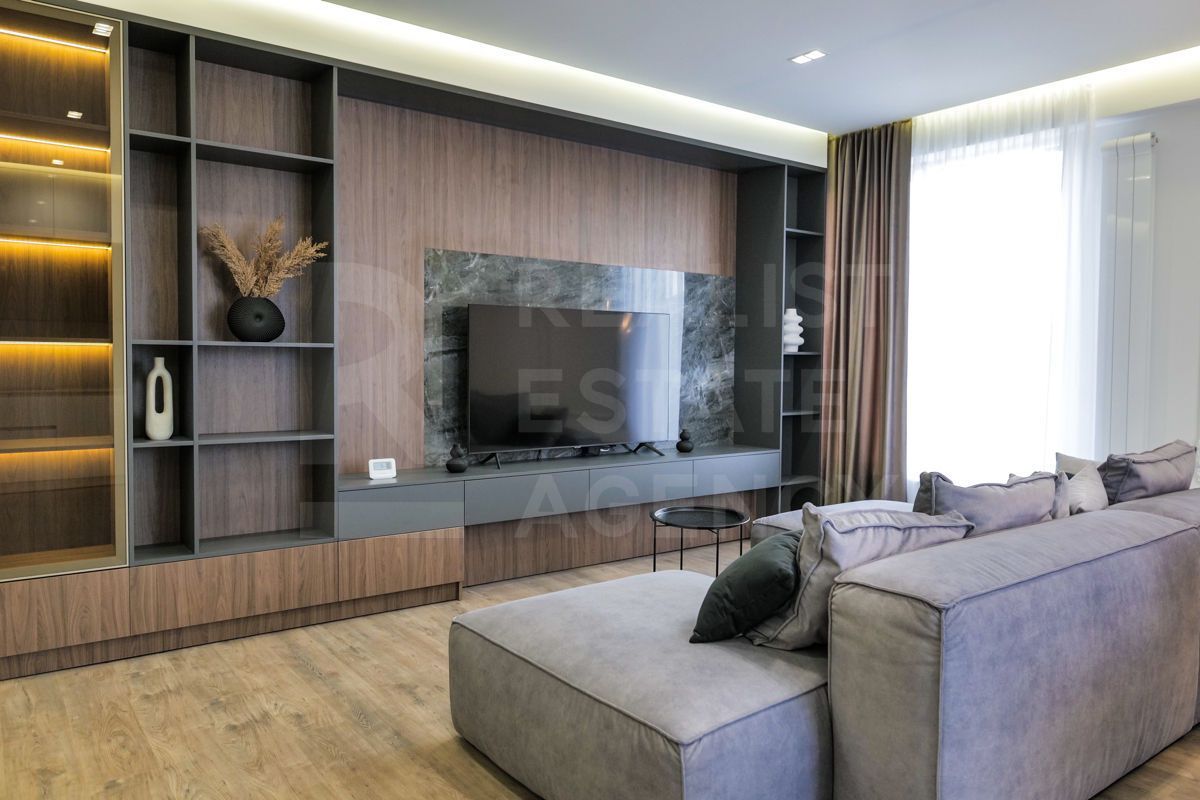 Chirie, apartament, 3 camere, strada Moara Roşie, Centru - Poză 1