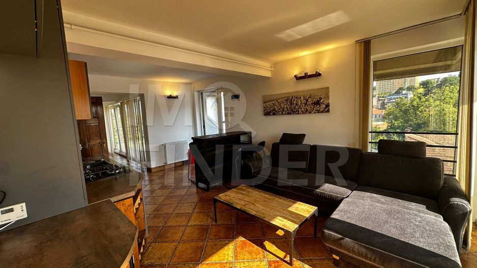 Inchiriere apartament 3 camere in Vila, Central - Poză 2