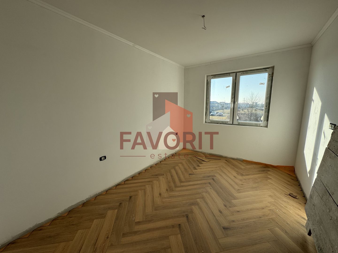 Finisat la cheie. Acces asfaltat. Toate utilitatile - Poză 1