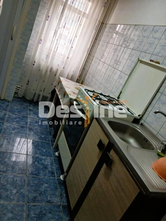 Apartament cu 3 camere de vanzare zona centrala - Poză 4