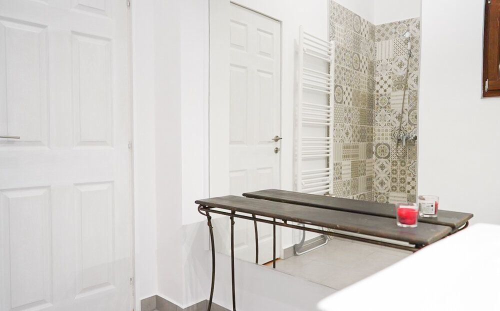 Apartament ultracentral, 2 dormitoare, 58 mp. 120 000 E. Comision 0. - Poză 17