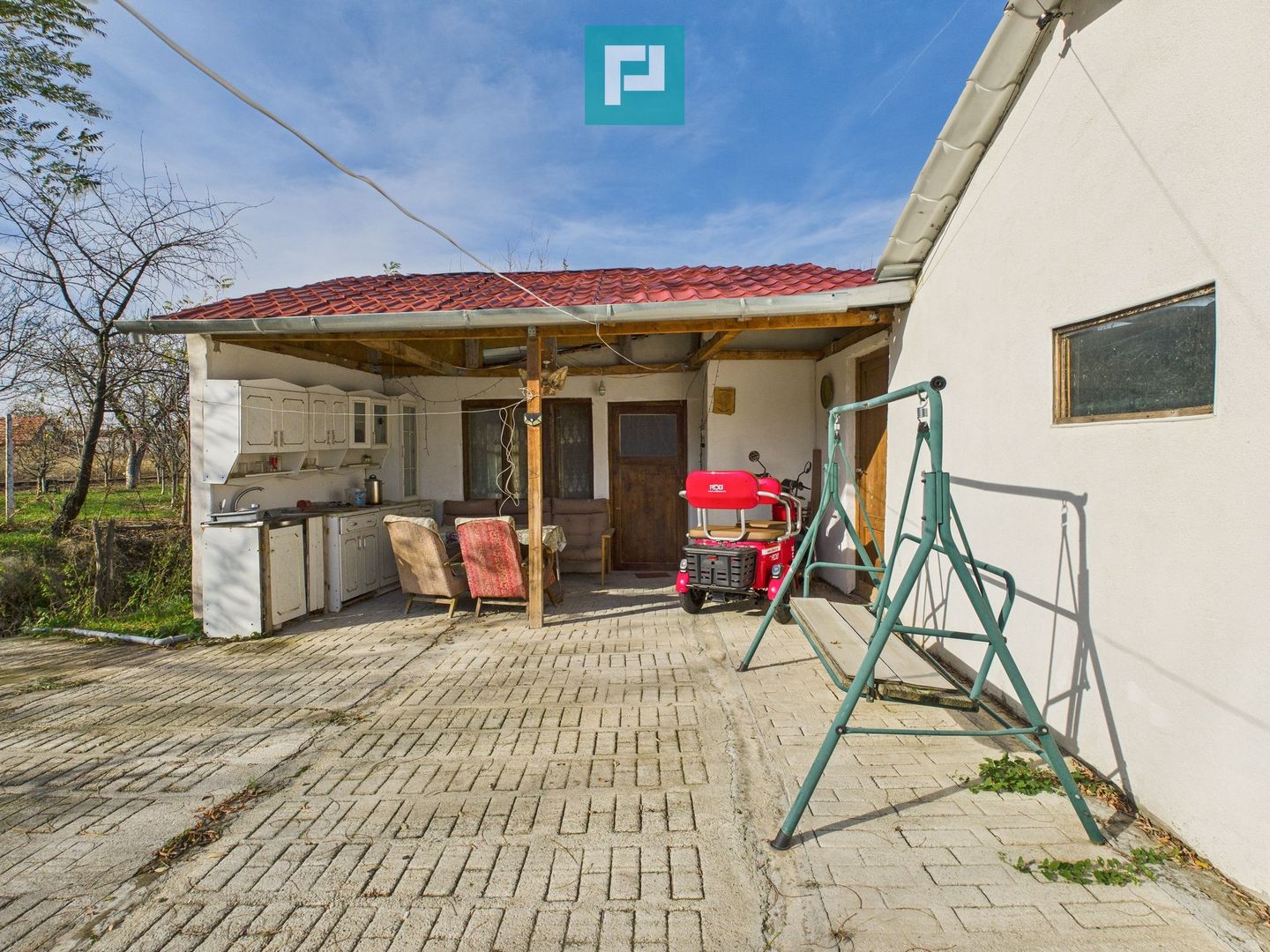 Casuță cu priveliște panoramică spre Cetatea Șiria - Poză 1