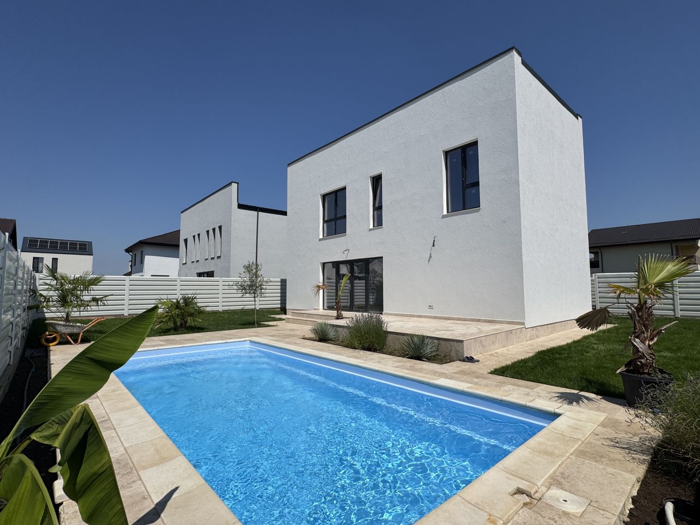 Vila exclusivista cu PISCINA, zona Liddl Tunari, 0% comision - Poză 1