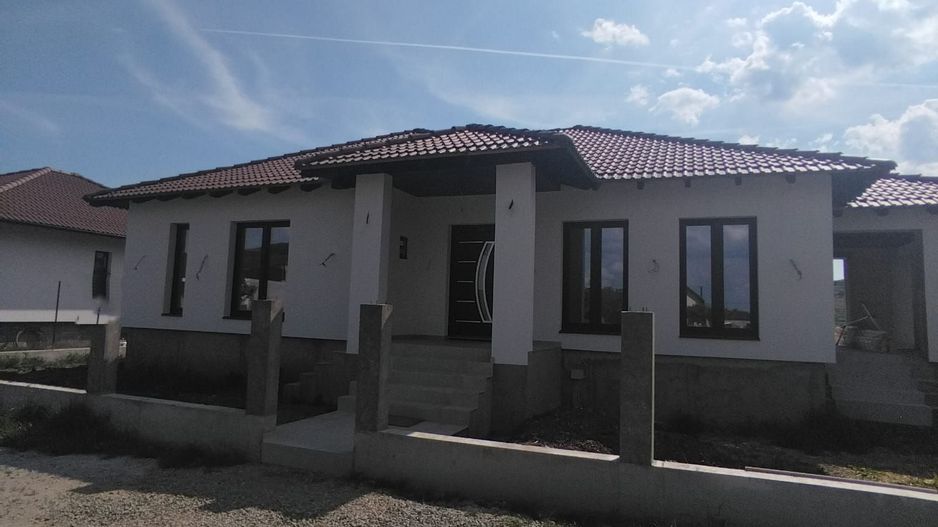 Casa noua de vânzare in Sard - Poză 1