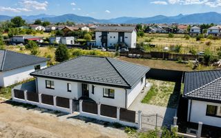 Casă pe parter de vânzare în cartierul Izvor - Poză 2