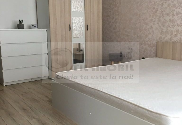APARTAMENT 1 CAM DECOMANDAT IN SPATE LA RESTURANT BELLARIA MOBILAT - Poză 11