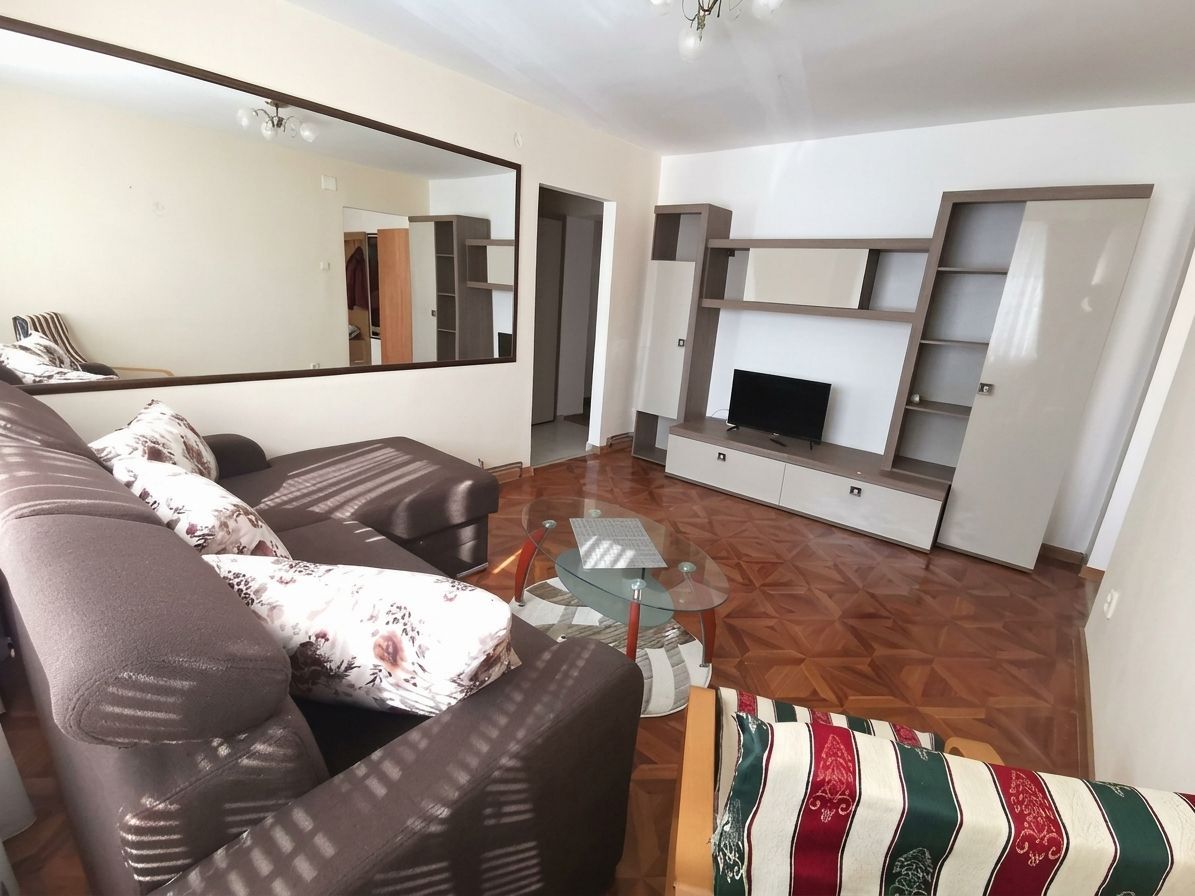 Apartament 2 camere Cetate Closca et.1 56 mp. - Poză 2