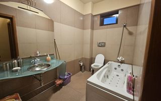 Casă Impresionantă de Vânzare Vitan ideal pentru Locuință sau Business - Poză 11