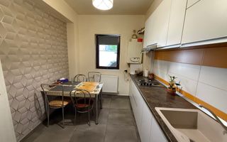 Casă înșiruită complet mobilată + curte+ 2 parcari în complex inchis! - Poză 14