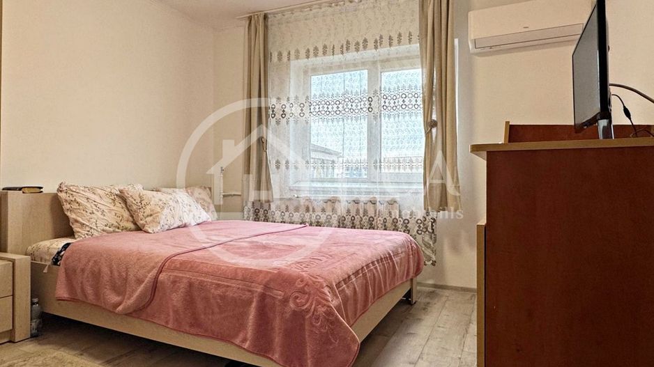 Apartament cu 3 camere de vanzare Str. Banatului Zona  Velenta, Oradea - Poză 1