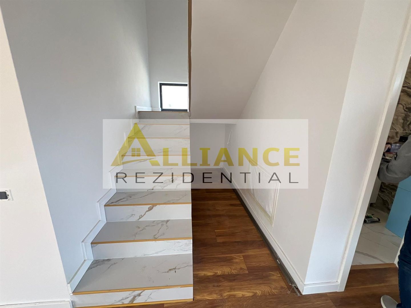 Vila Individuala  - 4 camere - 3 bai-teren -320-600 M de STV - Poză 10