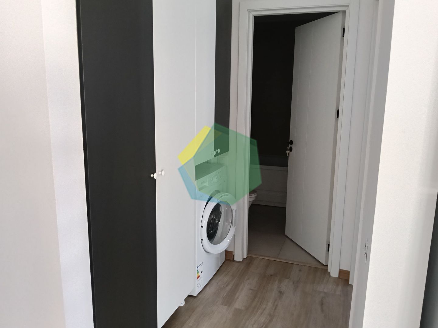 Apartament cu living generos și terasă, disponibil imediat – Otopeni - Poză 7