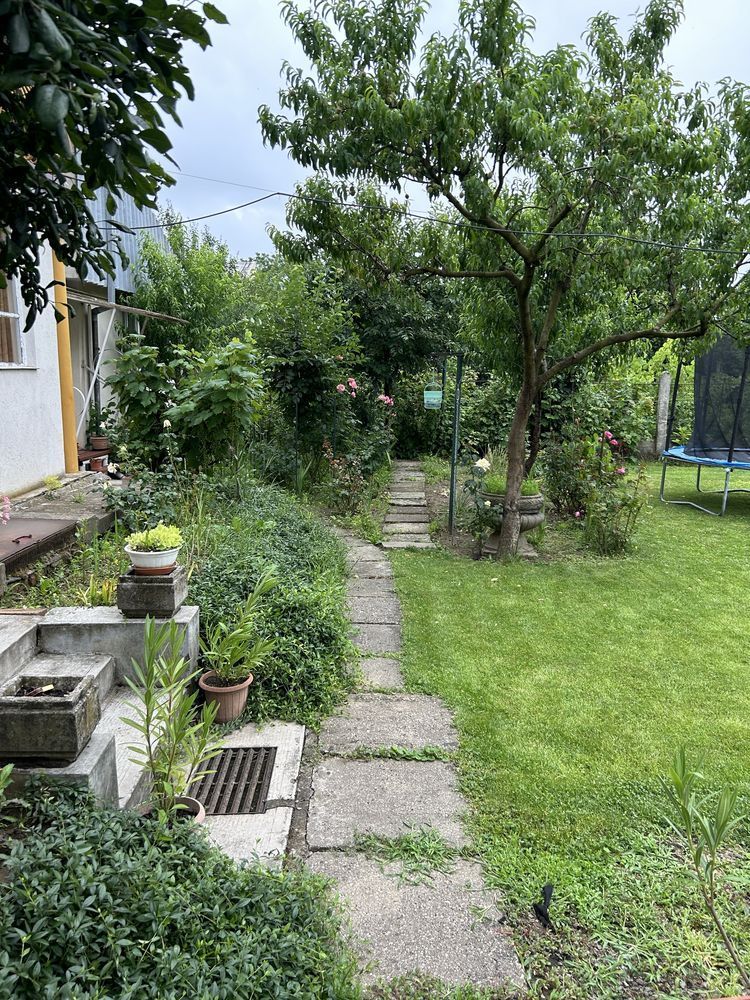 Casa de vanzare pe strada Paris - Poză 4