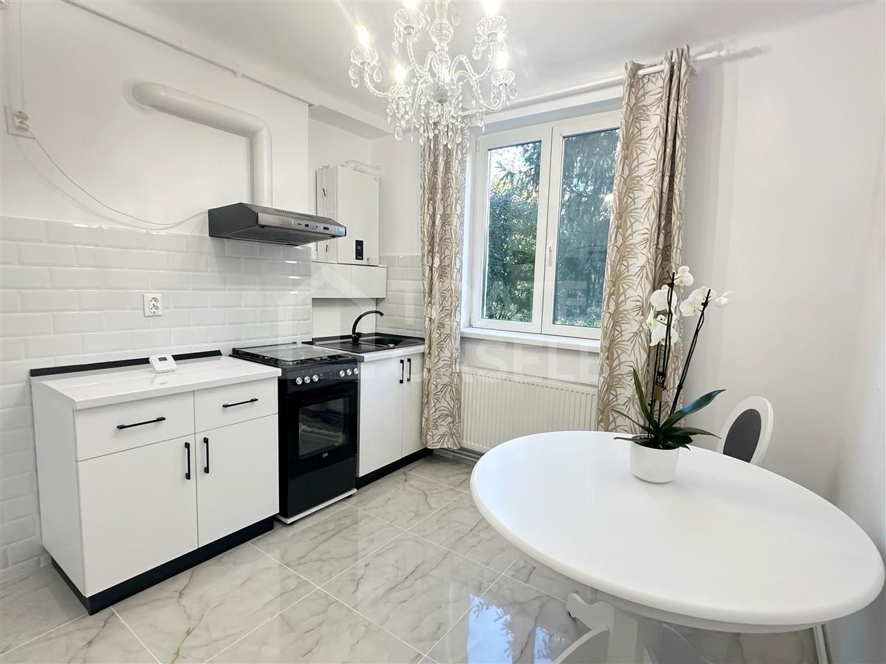 Apartament cu 2 camere, finisat modern, gradina, zona N. Titulescu - Poză 1