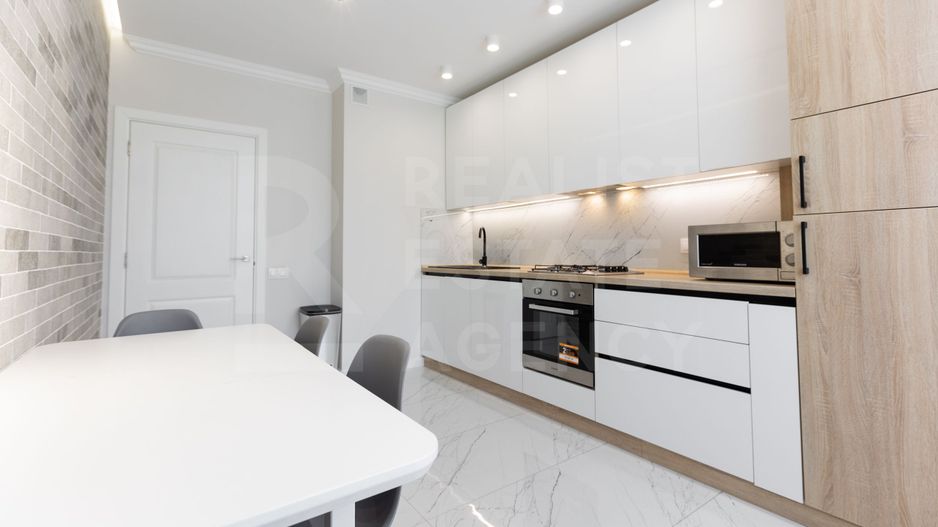 Chirie, apartament, 2 camere, str. Caşu Gheorghe, Centru - Poză 1