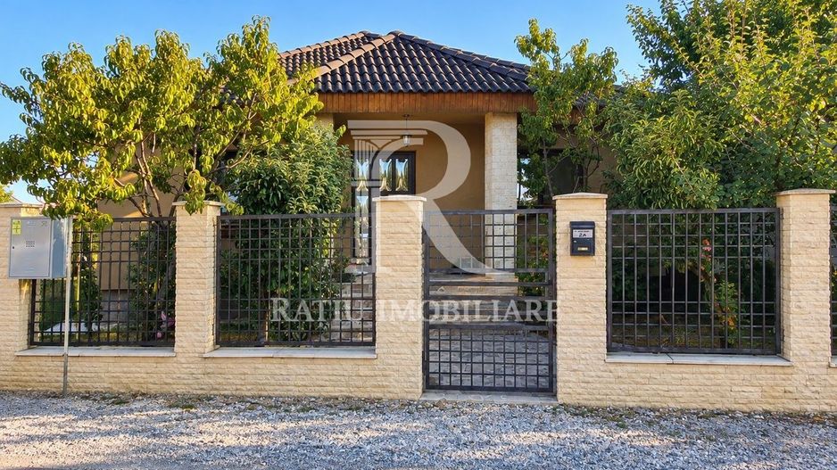 Casă cu 2 dormitoare și 300 mp teren | Sântandrei - Poză 1