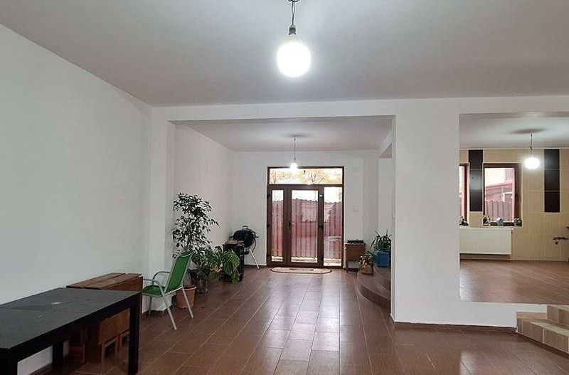 Spatiu comercial Modern in Vila Bld. Pipera str. Drumul Negru - Poză 3