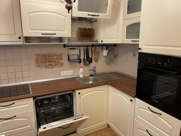 Inchiriere apartament  3 camere decomandat - Poză 1