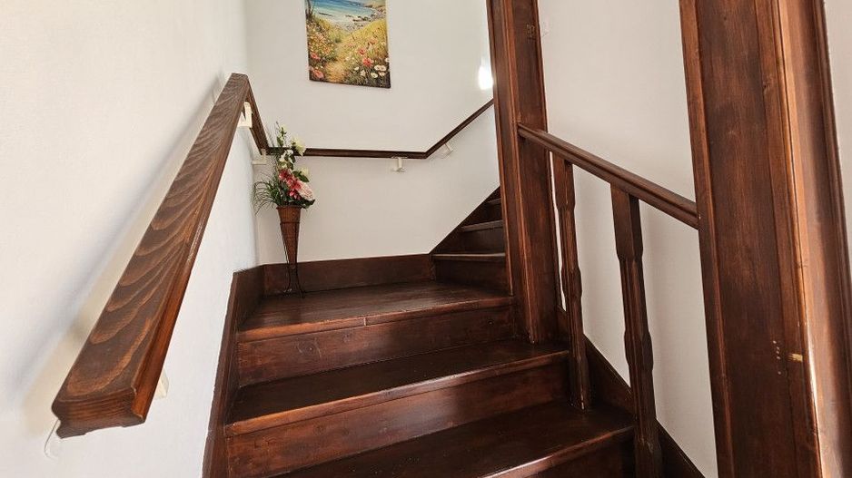 Vilă P +M în centrul orașului Otopeni, 7 + camere, anexe apartament - Poză 4