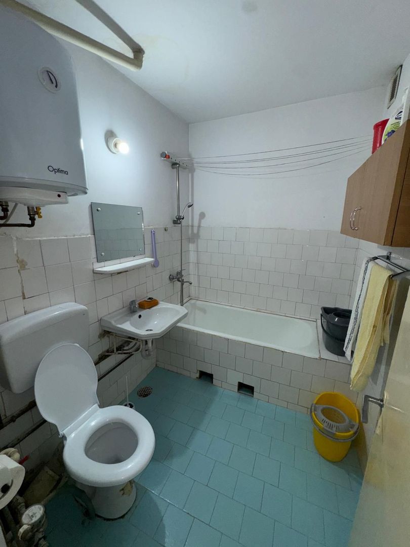 vand apartament 3 camere , zona Splai Mihai Viteazul ,et 1, incalzire - Poză 2