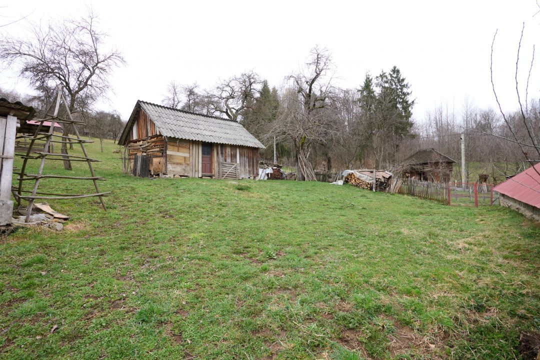  Casa  la munte cu teren generos in Com. Nucsoara, loc. Slatina jud. Arges! - Poză 16