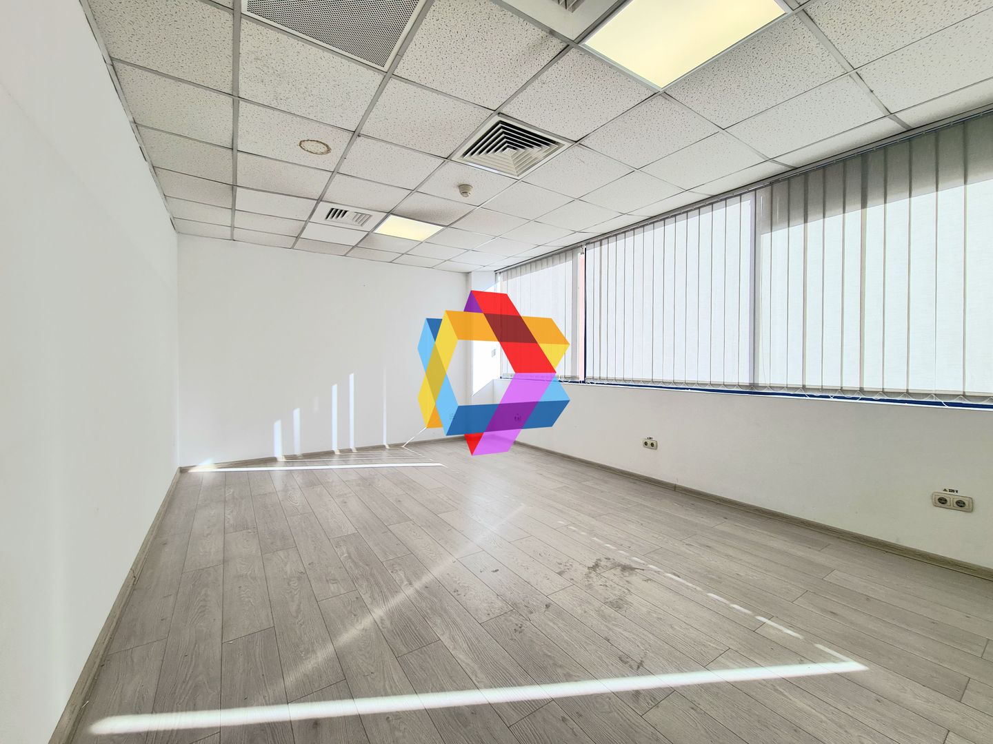 Spatiu birouri de închiriat Brasov - 28 mp # spatii-comerciale-brasov.ro - Poză 1