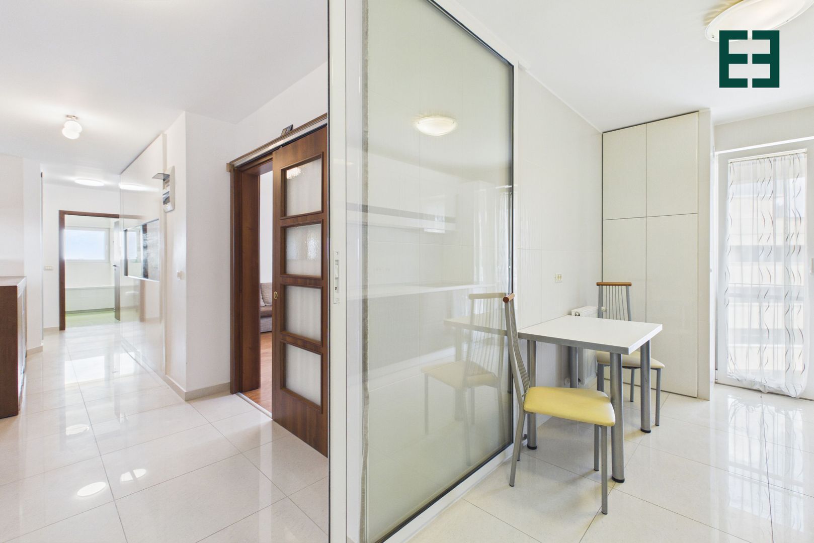 De închiriat - Apartament cu 2 camere etaj 8 - Zona Micalaca - Arad - Poză 2
