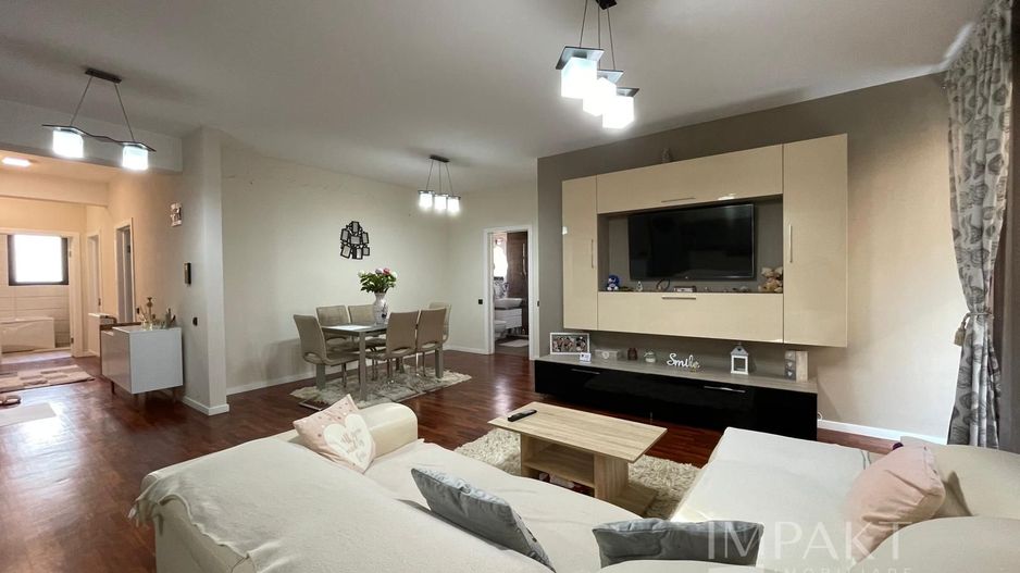 Apartament lux,  prima inchiriere-  4 camere + 2 locuri parcare - Poză 2