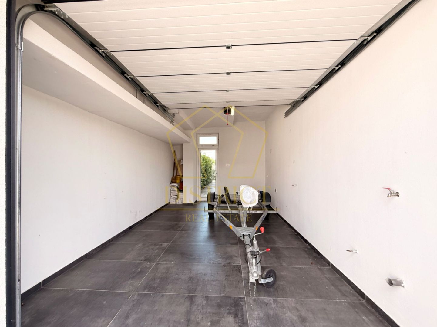 Duplex deosebit cu 5 camere | Garaj + beci | Dumbravita - Poză 12