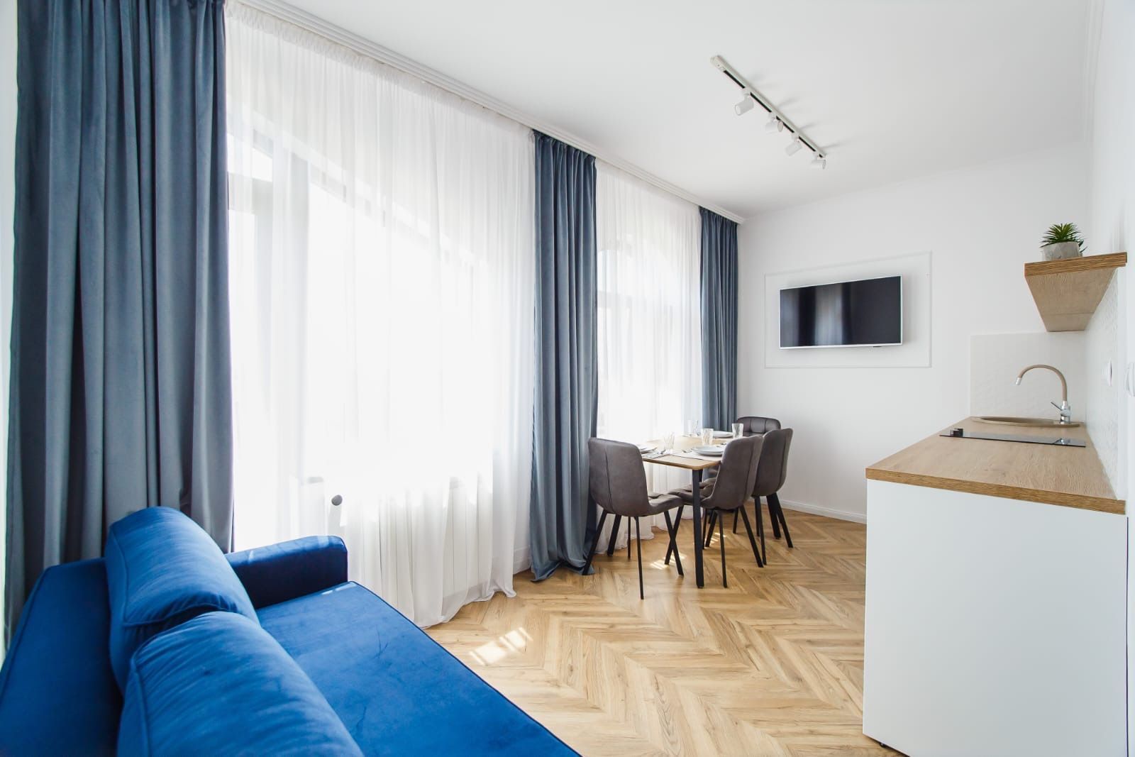 Apartament de închiriat la casă - Poză 7