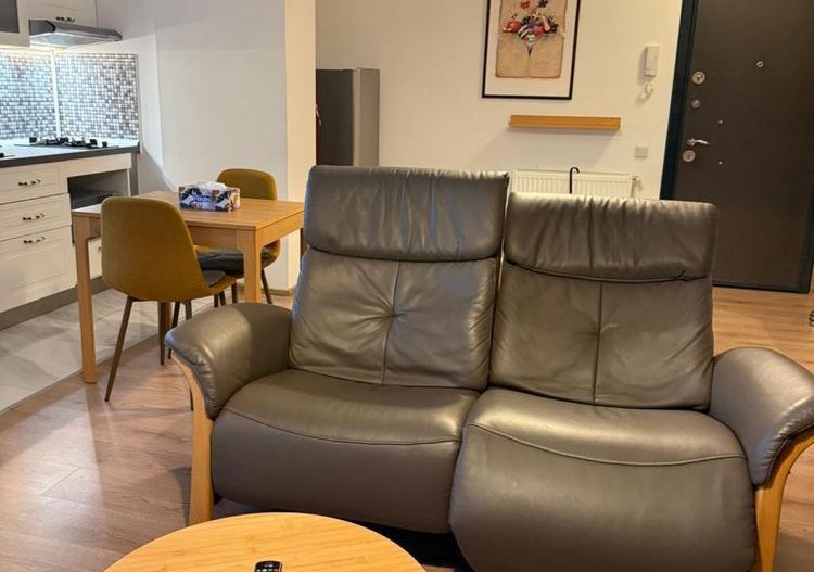 Garsoniera spatioasa, aproape de aeroport - Poză 6