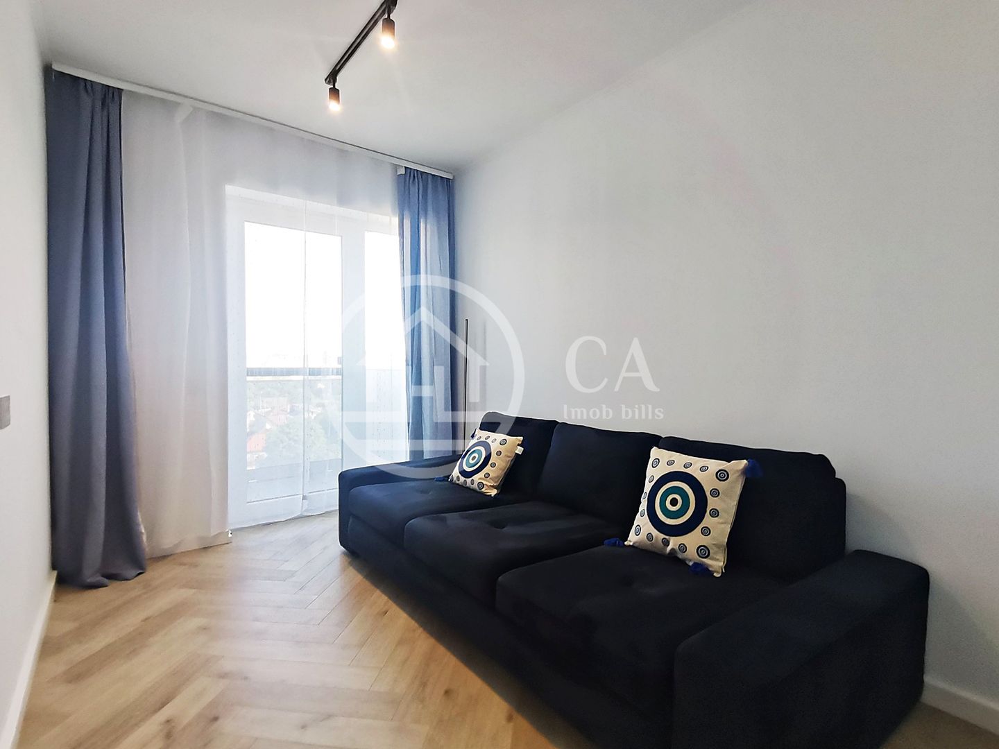 Apartament LUX de închiriat cu 3 camere în PRIMA ARENA, Oradea - Poză 4