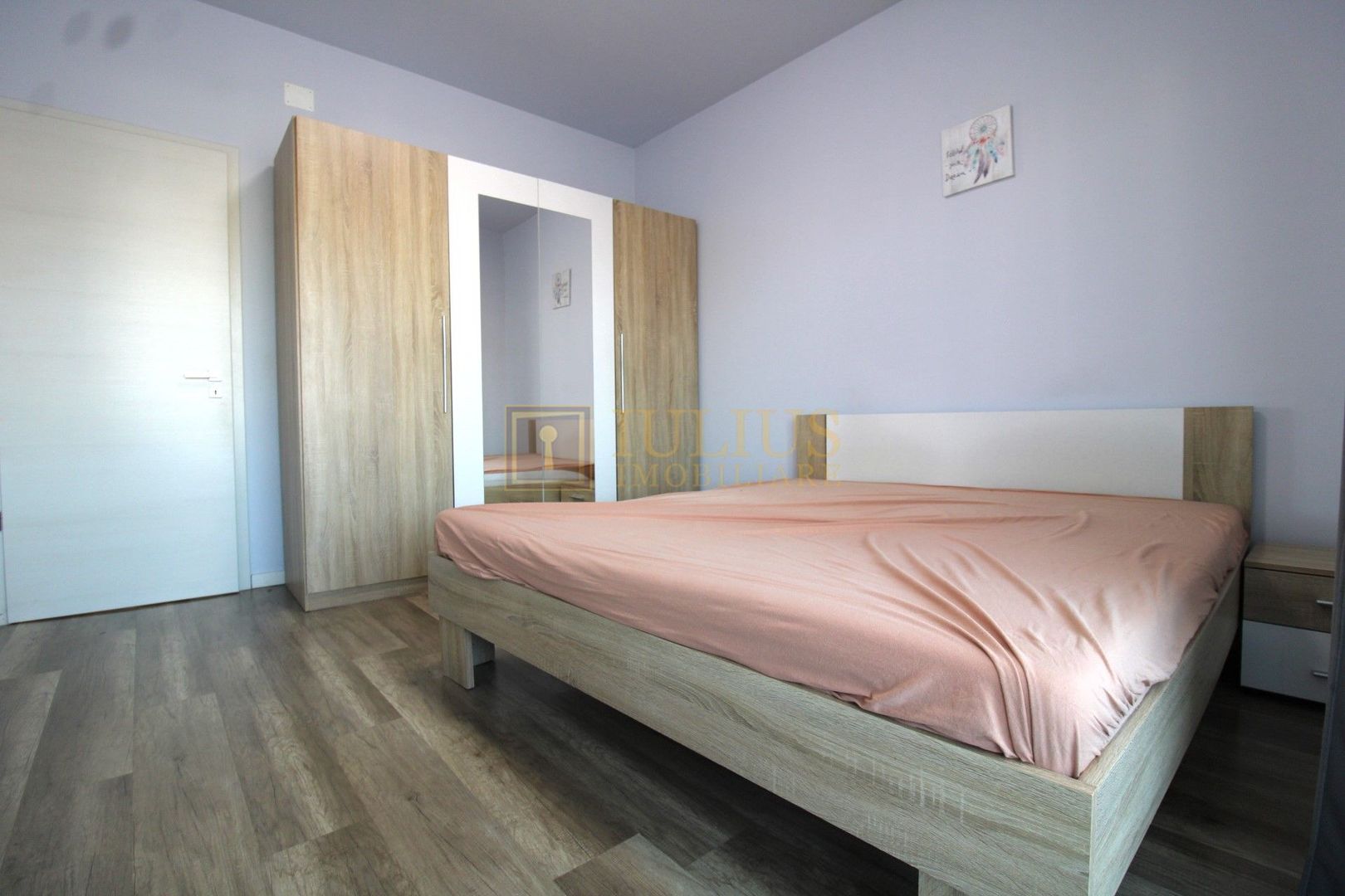 Casa cu 3 camere, locuri de  parcare, curte - Poză 10