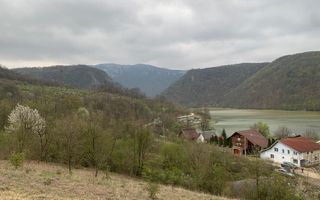 Teren intravilan 2.580 mp Eșelnița, acces DN57, ideal turism, locuinte - Poză 3