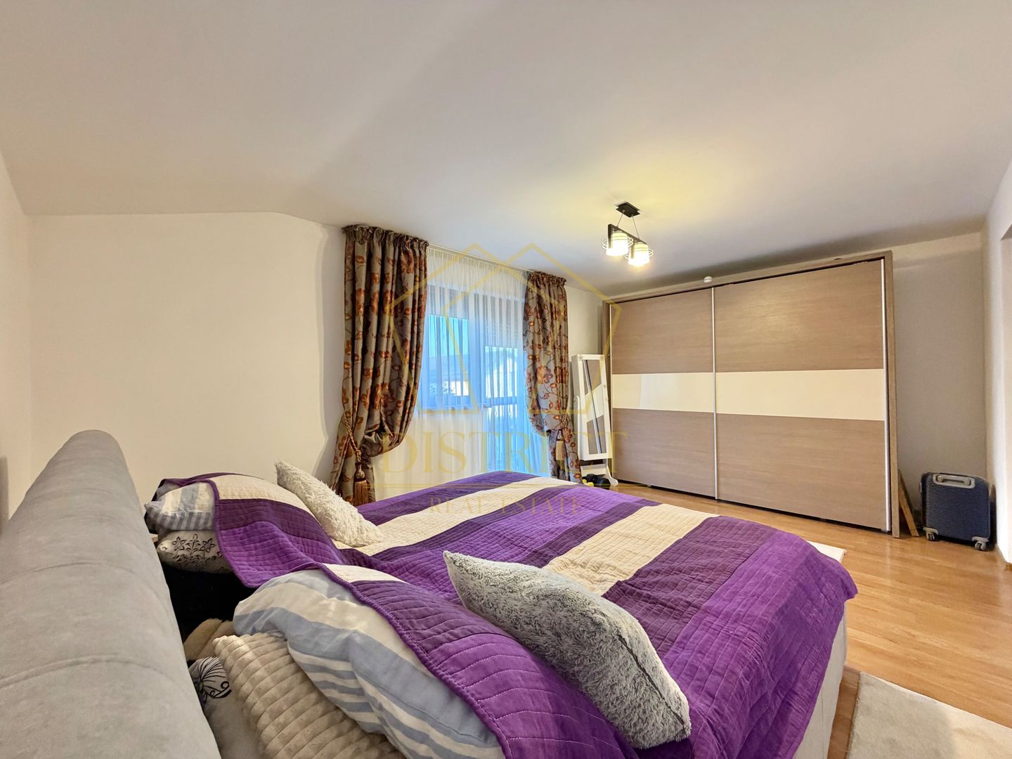Duplex cu 4 camere si 2 bai complet mobilat si utilat in Giroc langa Zone 2. - Poză 11