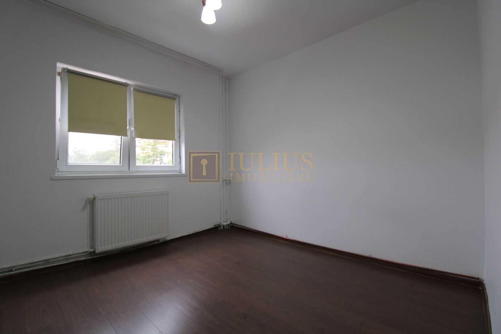 Zona Lipovei, 4 camere + 2 bai, centrala proprie - Poză 11