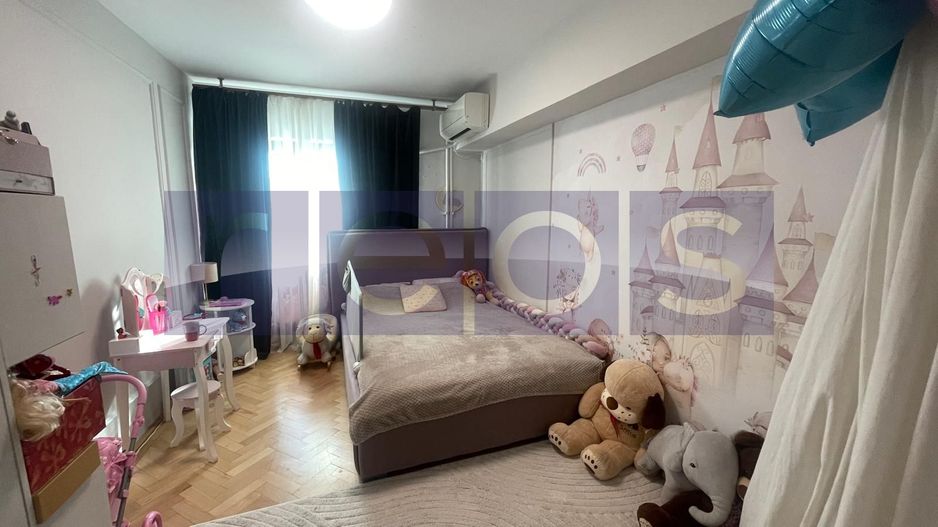 VANZARE APARTAMENT 3 CAMERE RENOVAT DECOMANDAT 90MP UNIRII RADU VODA - Poză 6