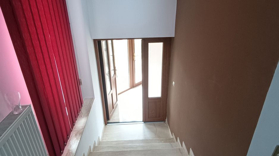 Casa cu 3 camere, 150 mpu, mobilata, utilata, garaj, curte, Ampoita - Poză 15
