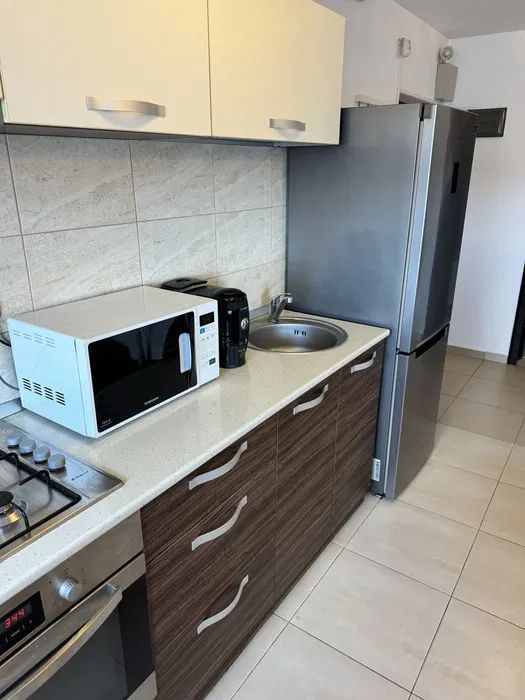 Mansarda inalta, moderna si complet mobilata – altceva fata de restul - Poză 3