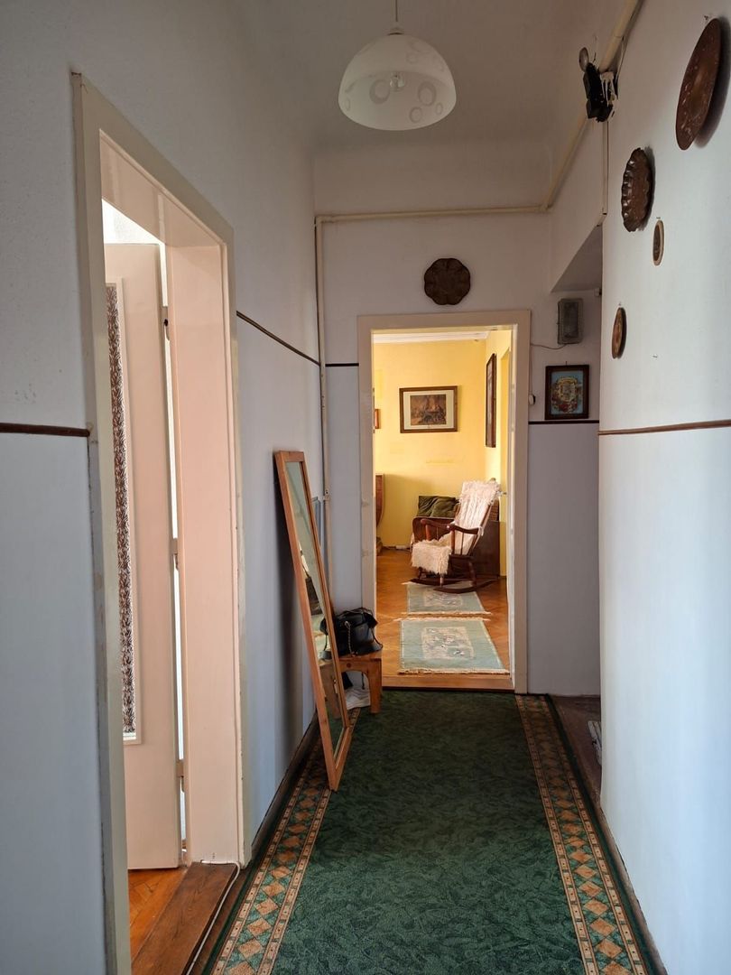 Apartament cu 3 camere si garaj in zona centrală - Poză 13