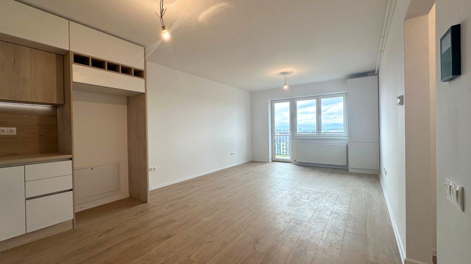 Apartament tip studio cu bucătăria mobilată zona Coresi Brasov - Poză 3