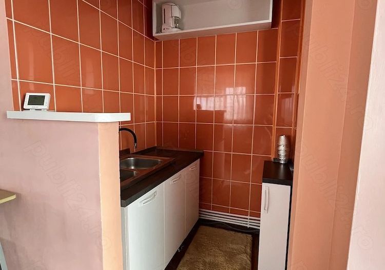 De inchiriat apartament cu o cameră pe faleza 1300 lei - Poză 3