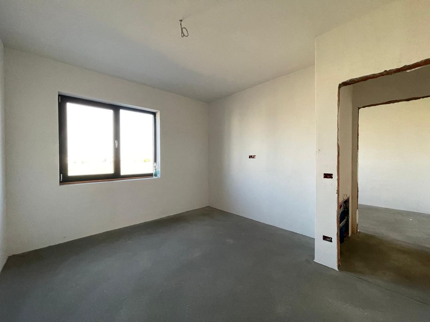 Duplex despartit prin camera tehnica - 5 camere - Mosnita - Poză 9