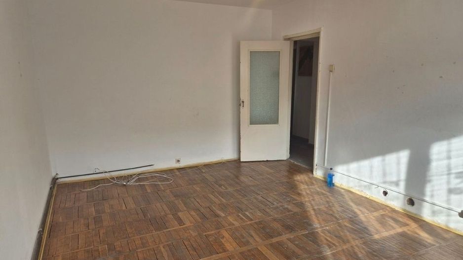 Vand apartament 3 camere Lunca - Poză 2
