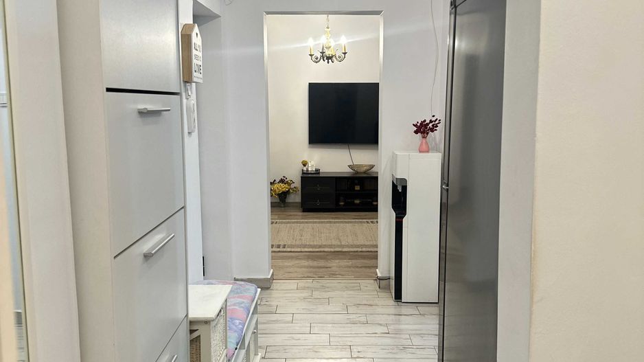 De vanzare Apartament 3 camere Gorjului - Poză 5