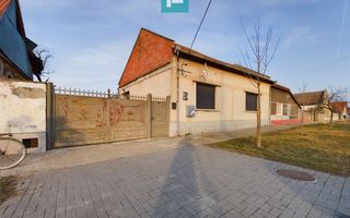 Casă generoasă în Periam județ Timiș - Poză 1