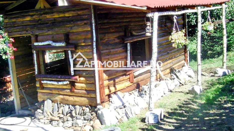 Pensiune functionabila intre Gheorgheni-Lacu Rosu - Poză 2
